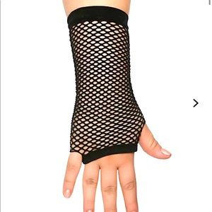 Fishnet fingerless gloves